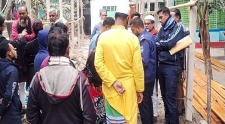 সিদ্ধিরগঞ্জে আদালতের নিষেধাজ্ঞা উপেক্ষা করে কফিল উদ্দিন এর বিরুদ্ধে জমি দখলের অভিযোগ